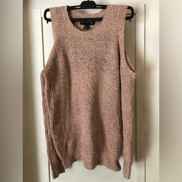 55. Urban Heritage Sweater - Picture 5 of 9